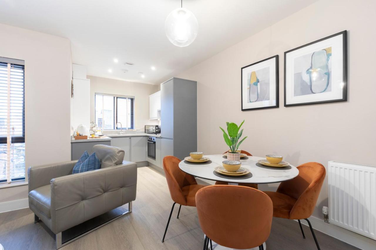 Elliot Oliver - Chic 2 Bedroom Town Centre Apartment Cheltenham Exterior photo